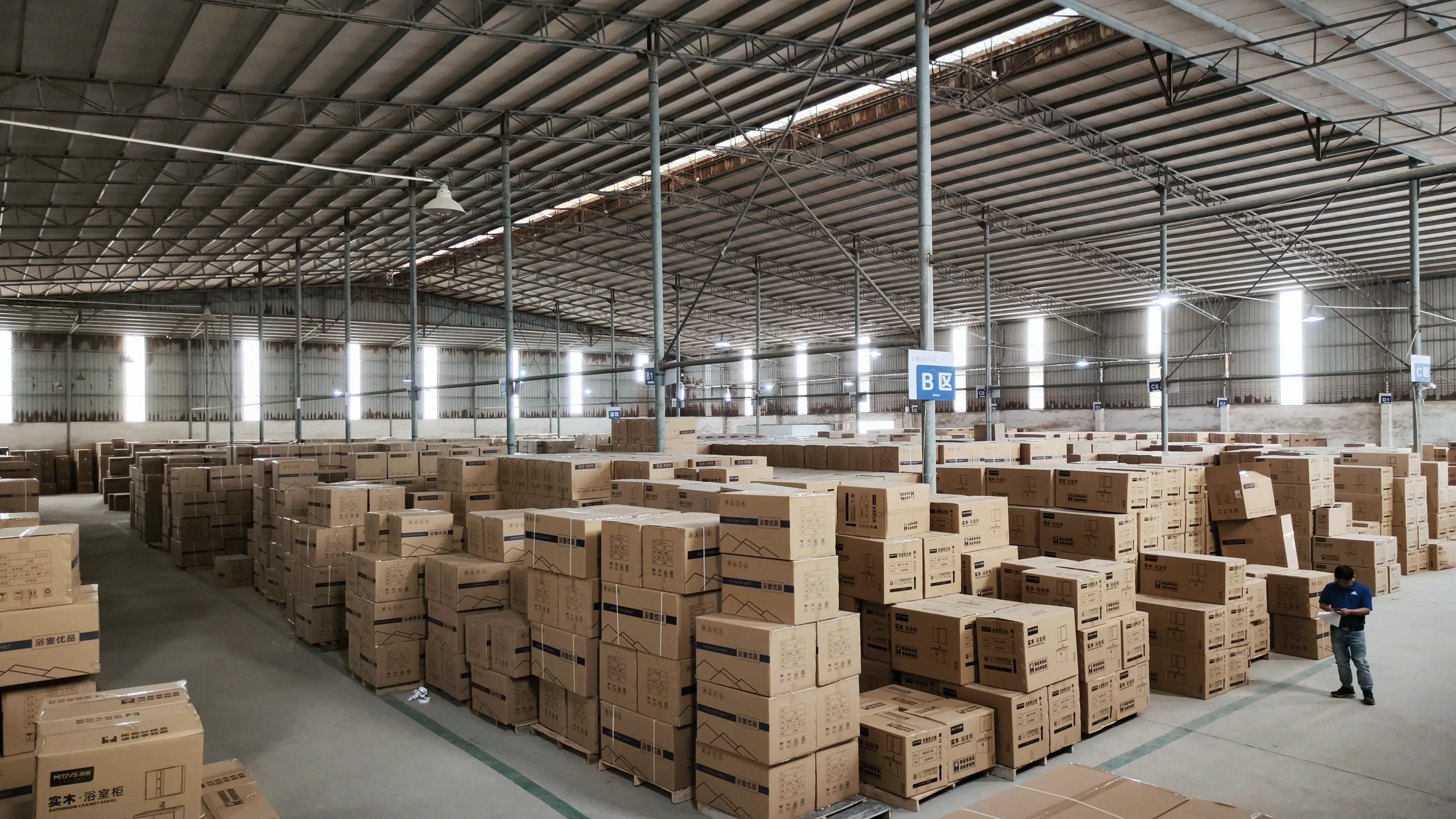 Embalaje y envío de armarios de baño