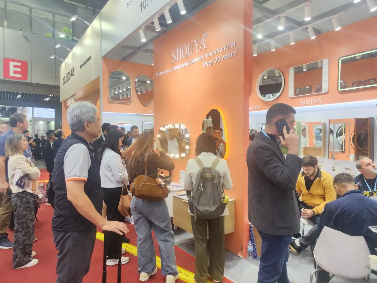 SHOUYA's Bathroom Vanity Shine at the 138th Canton Fair Mirror Innovation (2)
