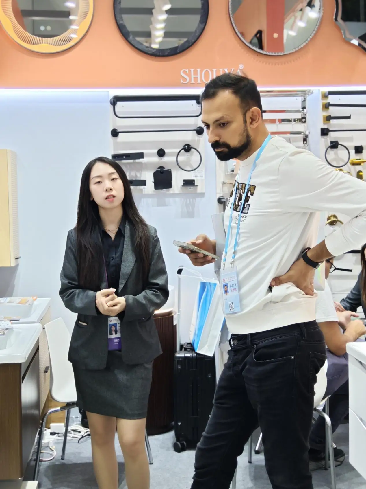 SHOUYA's Bathroom Vanity Shine at the 138th Canton Fair Networking(3)