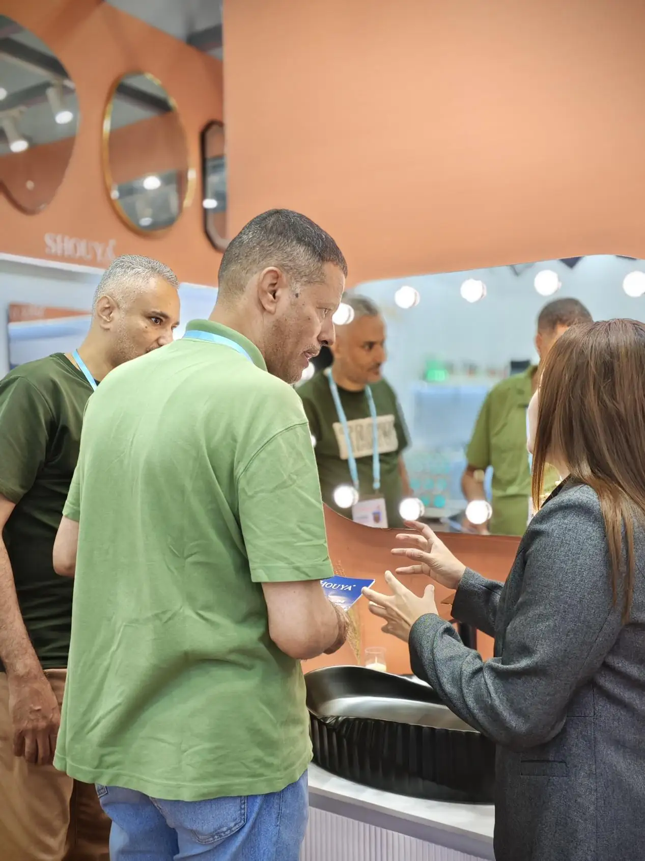 SHOUYA's Bathroom Vanity Shine at the 138th Canton Fair Networking(4)